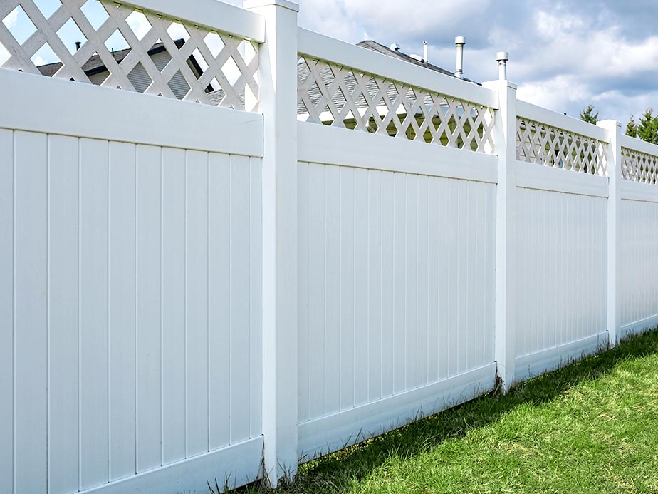 Vinyl Fence Contractor in Savannah Georgia