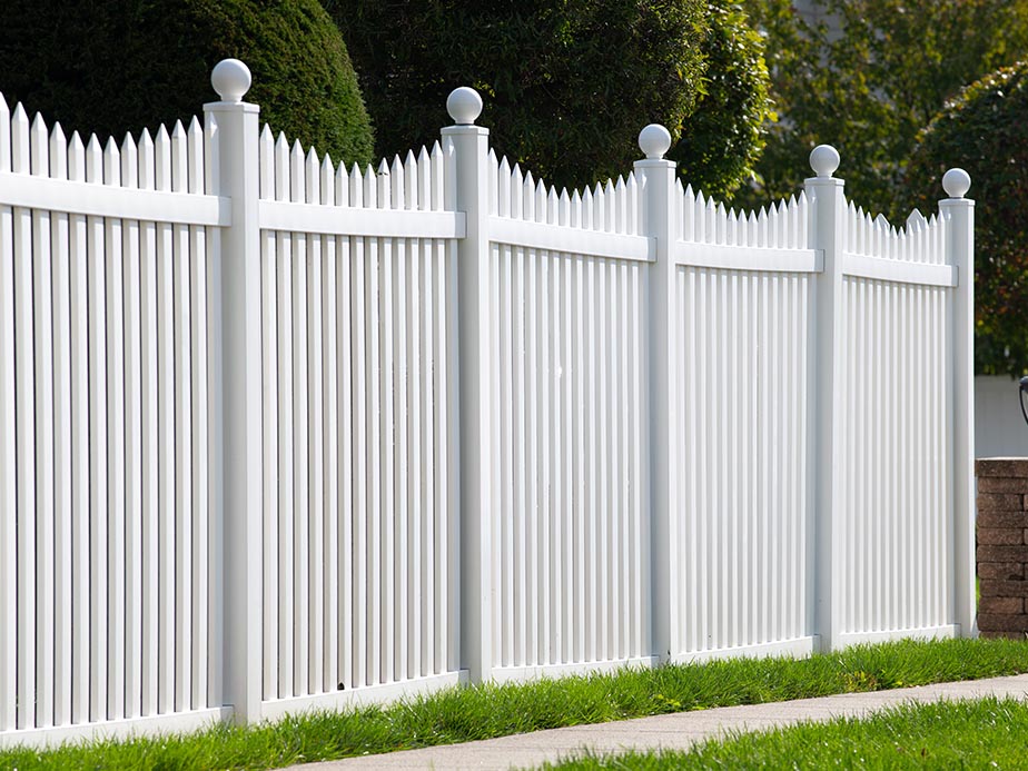 Vinyl Fence Contractor in Savannah Georgia