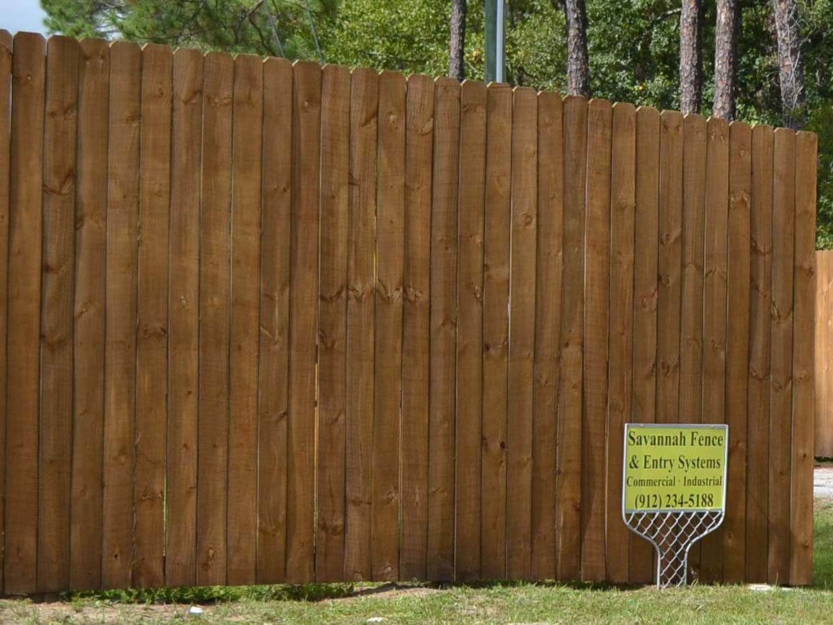 Dog Ear Top Stockade Wood Fence Contractor in Savannah, GA